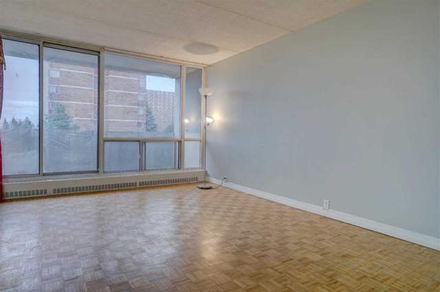 213 - 2 Glamorgan Ave, Condo with 2 bedrooms, 1 bathrooms and 1 parking in Toronto ON | Image 2