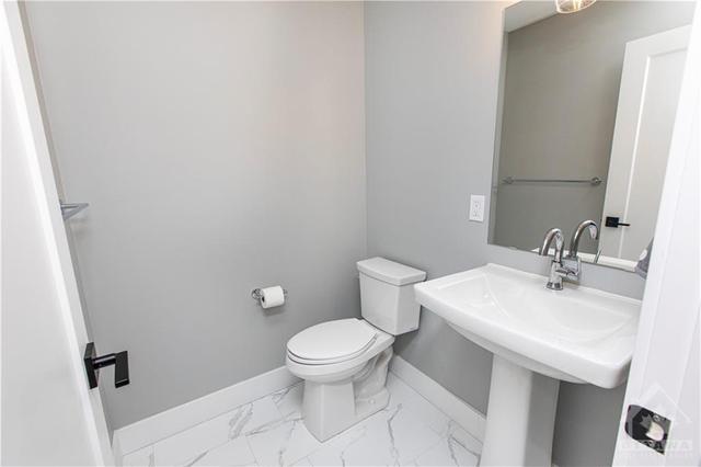 35 Wally Kasper Private, Townhouse with 3 bedrooms, 3 bathrooms and 2 parking in Ottawa ON | Image 3