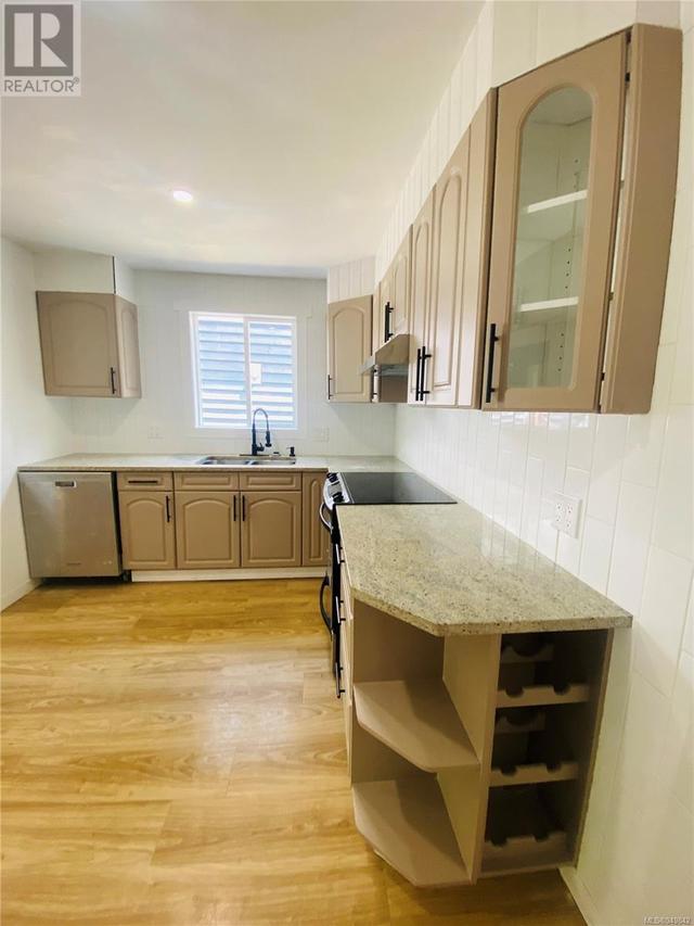 Lower level kitchen | Image 26