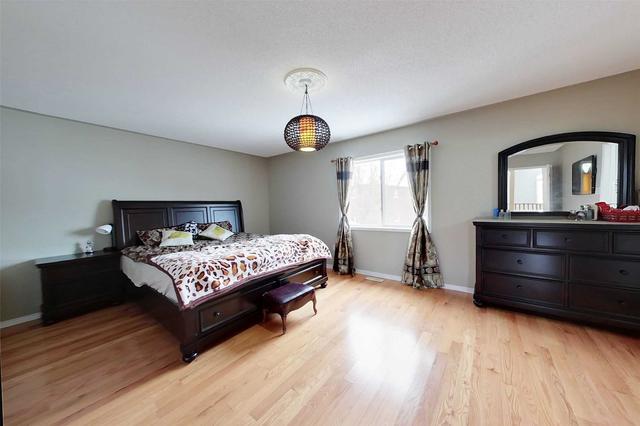 41 Amboise Cres, House detached with 3 bedrooms, 4 bathrooms and 6 parking in Brampton ON | Image 20