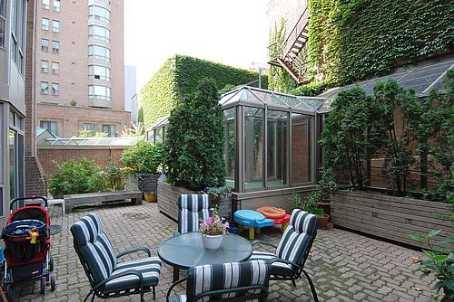 206 - 160 Frederick St, Condo with 2 bedrooms, 2 bathrooms and 1 parking in Toronto ON | Image 2