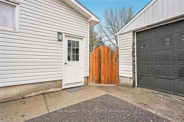 590 Simcoe St, House detached with 3 bedrooms, 2 bathrooms and 4 parking in Warwick ON | Image 33