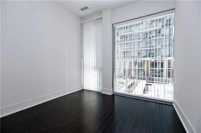 125 - 39 Queens Quay E, Townhouse with 2 bedrooms, 3 bathrooms and 1 parking in Toronto ON | Image 12