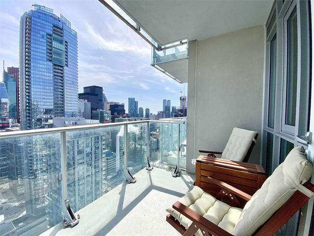 3802 - 30 Nelson St, Condo with 2 bedrooms, 2 bathrooms and 1 parking in Toronto ON | Image 14