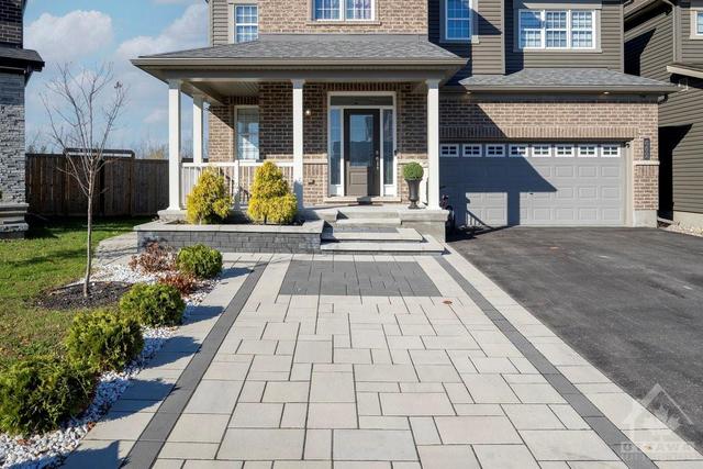 652 Eagle Crest Heights, House detached with 4 bedrooms, 3 bathrooms and 4 parking in Ottawa ON | Image 3