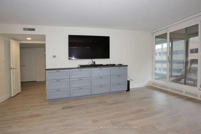 1005 - 61 St Clair Ave W, Condo with 2 bedrooms, 2 bathrooms and 2 parking in Toronto ON | Image 14