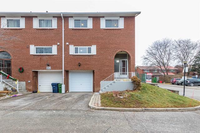17 Thistle Down Blvd Blvd, Townhouse with 4 bedrooms, 3 bathrooms and 2 parking in Toronto ON | Image 12