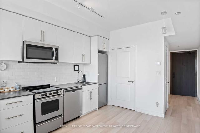604 - 2799 Kingston Rd, Condo with 1 bedrooms, 1 bathrooms and 0 parking in Toronto ON | Image 3