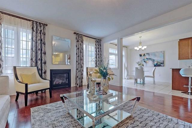 31 Hua Du Ave, House detached with 5 bedrooms, 5 bathrooms and 6 parking in Markham ON | Image 3