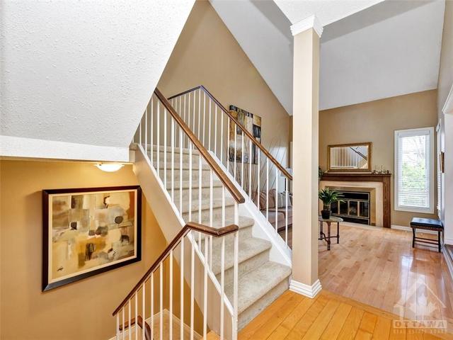 14 Hawley Crescent, House detached with 3 bedrooms, 3 bathrooms and 2 parking in Ottawa ON | Image 16