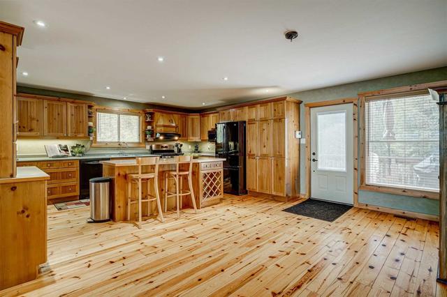 22 Fire Route 381, House detached with 4 bedrooms, 4 bathrooms and 6 parking in Trent Lakes ON | Image 2