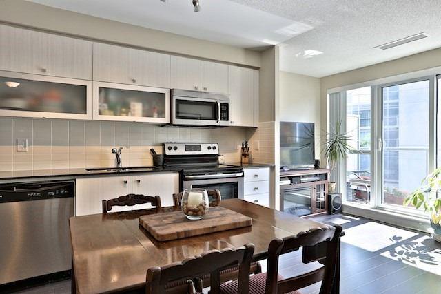 212 - 2015 Sheppard Ave E, Condo with 2 bedrooms, 1 bathrooms and 1 parking in Toronto ON | Image 4