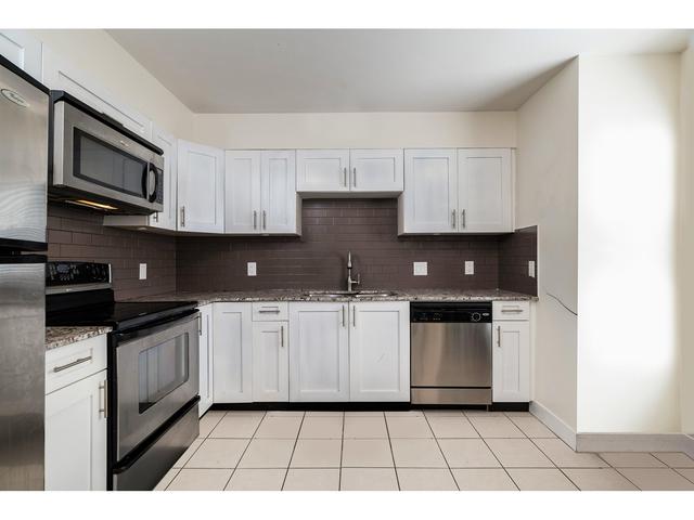 502 - 4025 Norfolk Street, House attached with 3 bedrooms, 3 bathrooms and null parking in Burnaby BC | Card Image