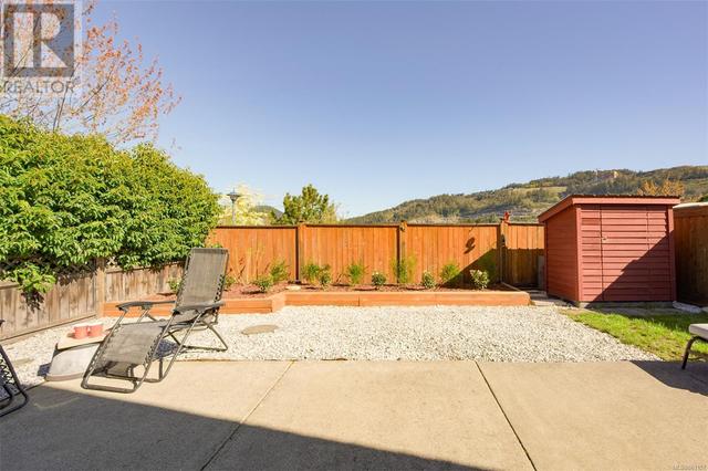 Large entertaining patio with easy care yard. Lots of room for pets or kids. | Image 21