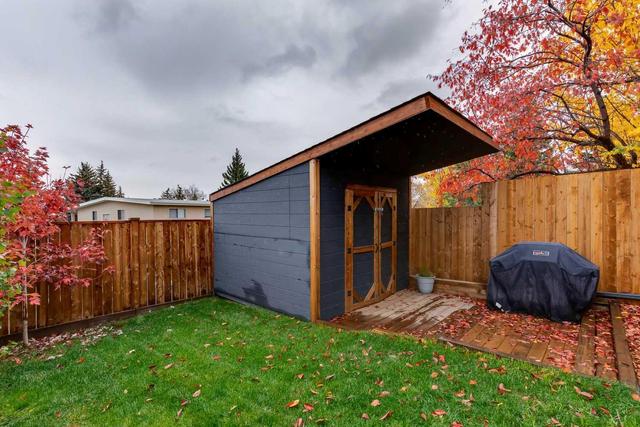802 Canfield Way Sw, Home with 2 bedrooms, 2 bathrooms and 3 parking in Calgary AB | Image 18