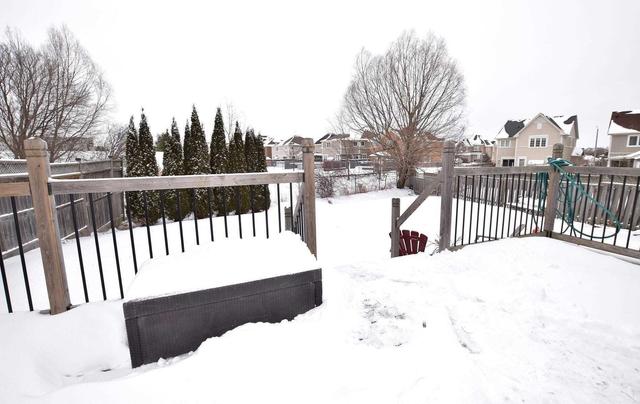 1256 Ashgrove Cres, House detached with 3 bedrooms, 2 bathrooms and 3 parking in Oshawa ON | Image 30