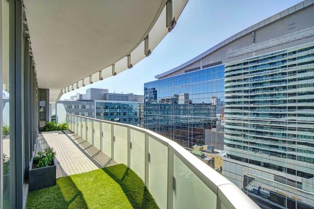 1809 - 197 Yonge St, Condo with 3 bedrooms, 2 bathrooms and 1 parking in Toronto ON | Image 24
