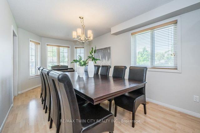 139 Daimler Dr, House detached with 5 bedrooms, 4 bathrooms and 6 parking in Kitchener ON | Image 32