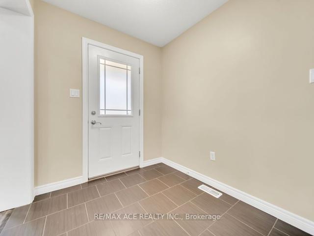 718 Victoria Rd N, House attached with 3 bedrooms, 3 bathrooms and 3 parking in Guelph ON | Image 30