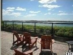 1018 - 55 Harbour Sq, Condo with 2 bedrooms, 2 bathrooms and 1 parking in Toronto ON | Image 10