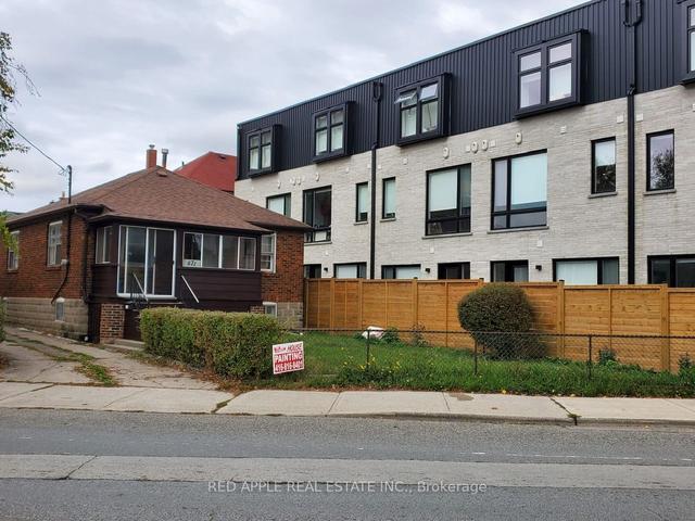 471 Vaughan Rd, House detached with 2 bedrooms, 3 bathrooms and 4 parking in Toronto ON | Image 7