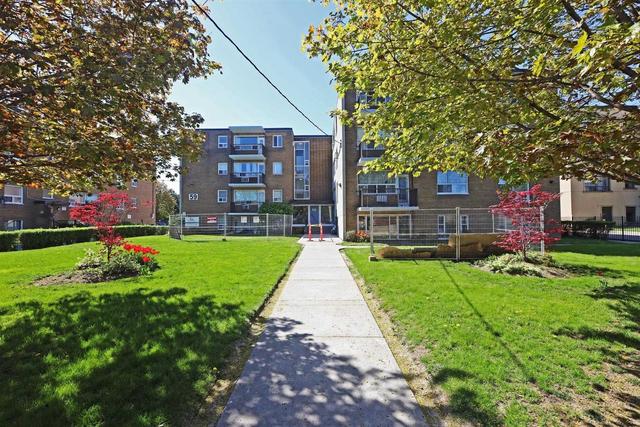 306 - 59 Neptune Dr, Condo with 3 bedrooms, 1 bathrooms and 1 parking in Toronto ON | Image 1
