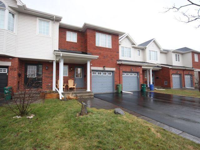 104 Lokoya St, House attached with 3 bedrooms, 3 bathrooms and 2 parking in Ottawa ON | Image 2