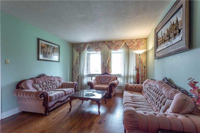 104 Princeton Terr, House detached with 4 bedrooms, 4 bathrooms and 4 parking in Brampton ON | Image 4
