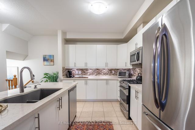 25 Nisbet Blvd, House attached with 2 bedrooms, 2 bathrooms and 3 parking in Hamilton ON | Image 2