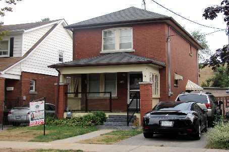 13 Lippincott St W, House detached with 3 bedrooms, 1 bathrooms and 4 parking in Toronto ON | Image 1