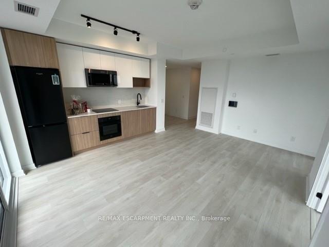 2402 - 5 Defries St, Condo with 2 bedrooms, 2 bathrooms and 1 parking in Toronto ON | Image 36