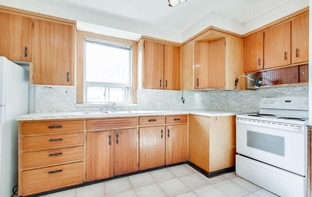 40 Cartwright Ave, House detached with 3 bedrooms, 1 bathrooms and 6 parking in Toronto ON | Image 9