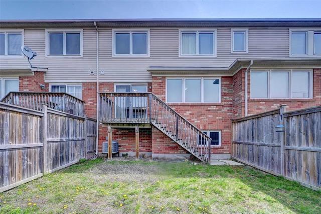 172 Chase Cres, House attached with 3 bedrooms, 2 bathrooms and 3 parking in Cambridge ON | Image 25