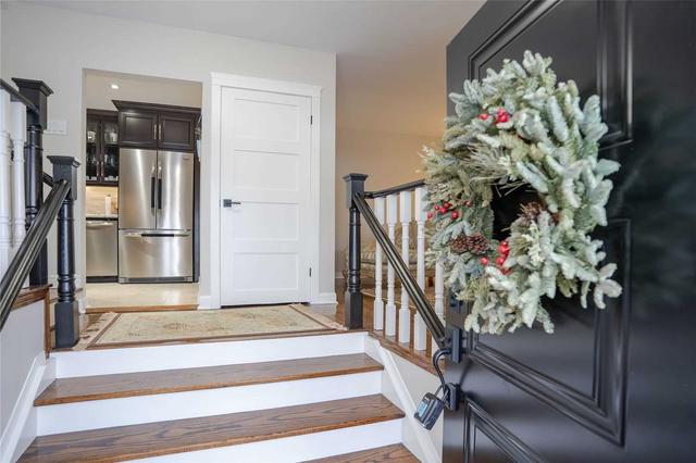 4 Medley Cres, House detached with 3 bedrooms, 2 bathrooms and 4 parking in Toronto ON | Image 38
