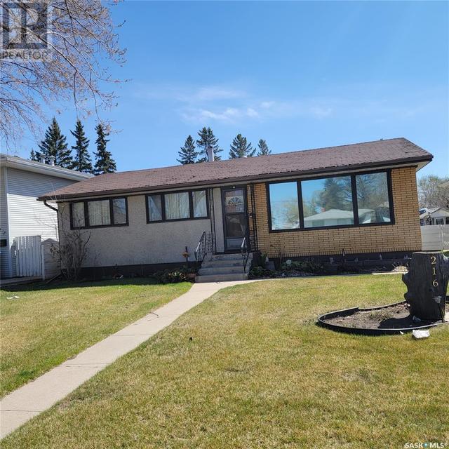 216 V Ave N, House detached with 2 bedrooms, 2 bathrooms and null parking in Saskatoon SK | Card Image