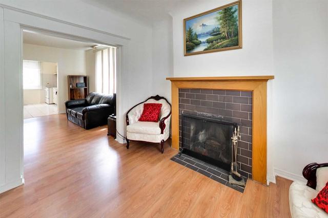 7 Hanson Rd, House detached with 3 bedrooms, 2 bathrooms and 2 parking in Toronto ON | Image 38