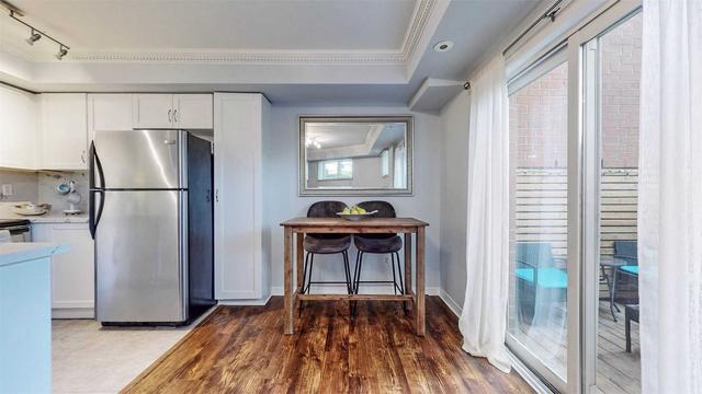 1601 - 28 Laidlaw St, Townhouse with 1 bedrooms, 1 bathrooms and 1 parking in Toronto ON | Image 5