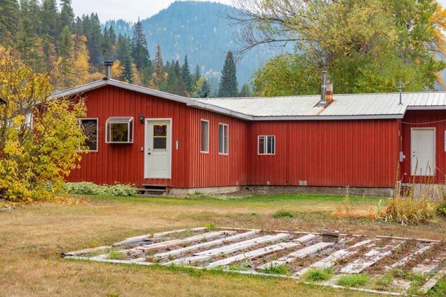 120 Rosebud Lake Road, House detached with 2 bedrooms, 1 bathrooms and null parking in Central Kootenay G BC | Image 86
