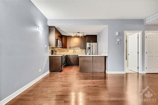 b - 260 Espresso Private, Condo with 2 bedrooms, 1 bathrooms and 1 parking in Ottawa ON | Image 6