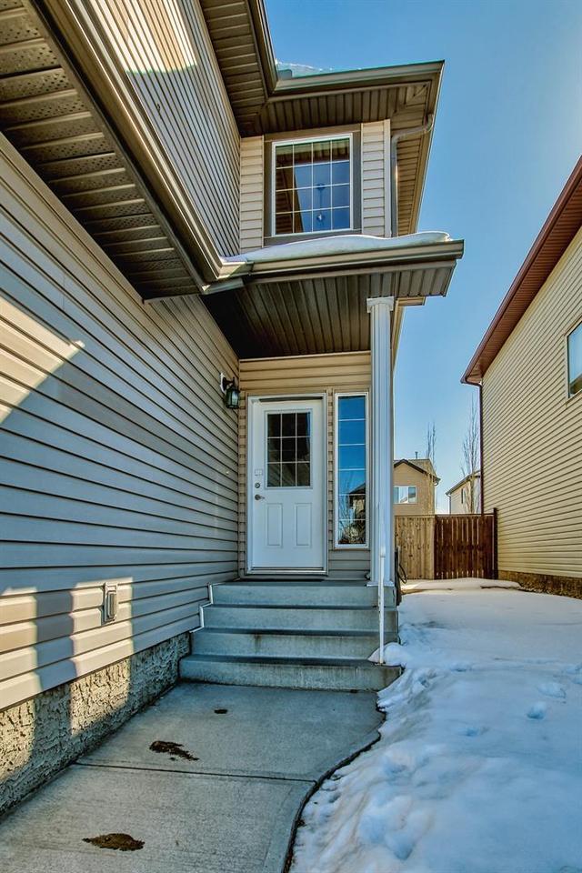 31 Everwoods Park Sw, House detached with 3 bedrooms, 2 bathrooms and 4 parking in Calgary AB | Image 3