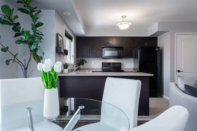 10 - 2579 Sixth Line, Townhouse with 2 bedrooms, 2 bathrooms and 2 parking in Oakville ON | Image 3