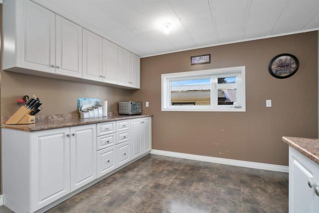 117 and 113 2 Avenue, House detached with 5 bedrooms, 2 bathrooms and 2 parking in Clearwater County AB | Image 18