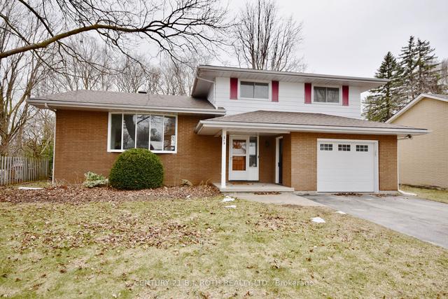 215 Hamilton Dr, House detached with 3 bedrooms, 2 bathrooms and 5 parking in Clearview ON | Image 1