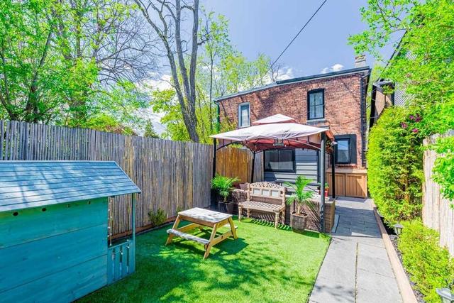 129 Maplewood Ave, House semidetached with 3 bedrooms, 2 bathrooms and 1 parking in Toronto ON | Image 22
