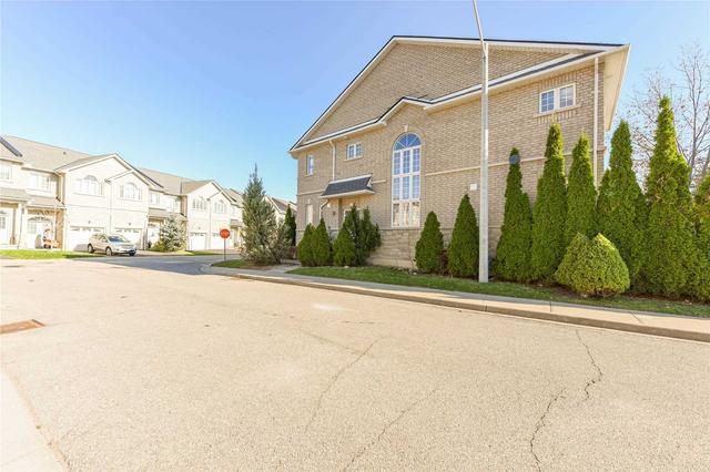 36 - 470 Faith Dr, Townhouse with 3 bedrooms, 4 bathrooms and 3 parking in Mississauga ON | Image 12