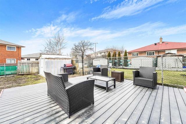 102 Northover St, House semidetached with 3 bedrooms, 1 bathrooms and 3 parking in Toronto ON | Image 29
