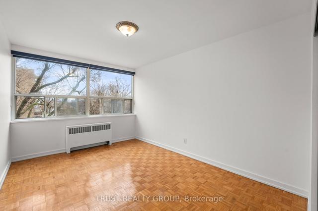 303 - 160 The Donway W, Condo with 2 bedrooms, 1 bathrooms and 1 parking in Toronto ON | Image 4
