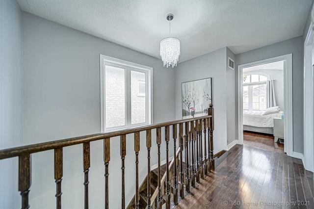 80 Gentile Circ, House semidetached with 3 bedrooms, 3 bathrooms and 3 parking in Vaughan ON | Image 16