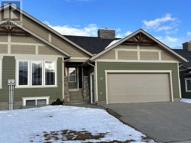 10 Ironstone Drive, House attached with 4 bedrooms, 3 bathrooms and 4 parking in Crowsnest Pass AB | Image 2