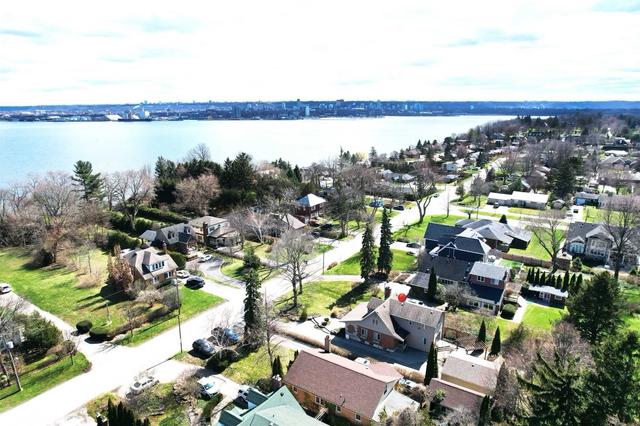 317 North Shore Blvd W, House detached with 3 bedrooms, 3 bathrooms and 9 parking in Burlington ON | Image 3
